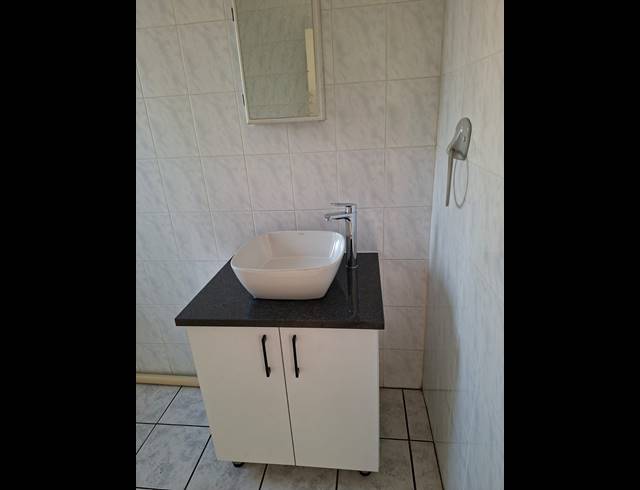 1 BEDROOM FLAT TO LET IN VAALPARK
